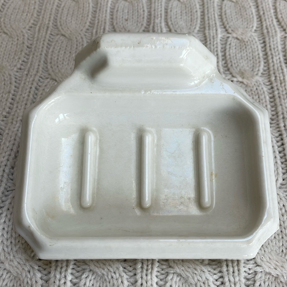 "VINTAGE/ANTIQUE PORCELAIN SOAP DISH good used condition no chips or cracks